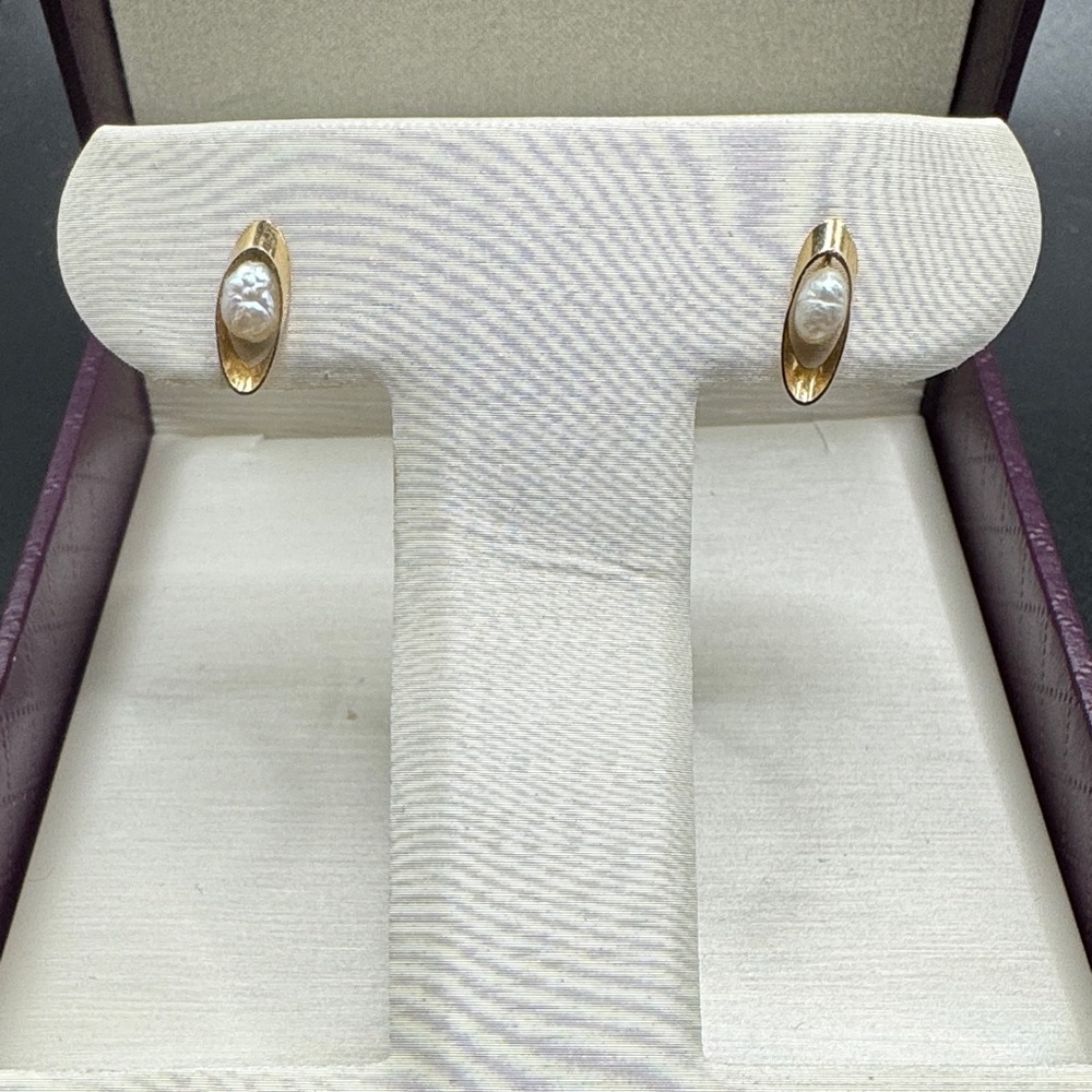 14K gold Pearl Earrings